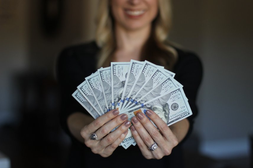 8 greșeli enervante care te împiedică să economisești banii
