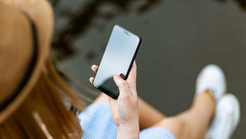 Accesoriul ieftin ce demonstrează că telefoanele sunt prea mari