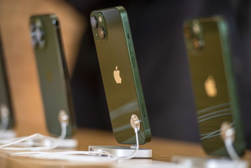Apple pregăteşte un nou model de iPhone