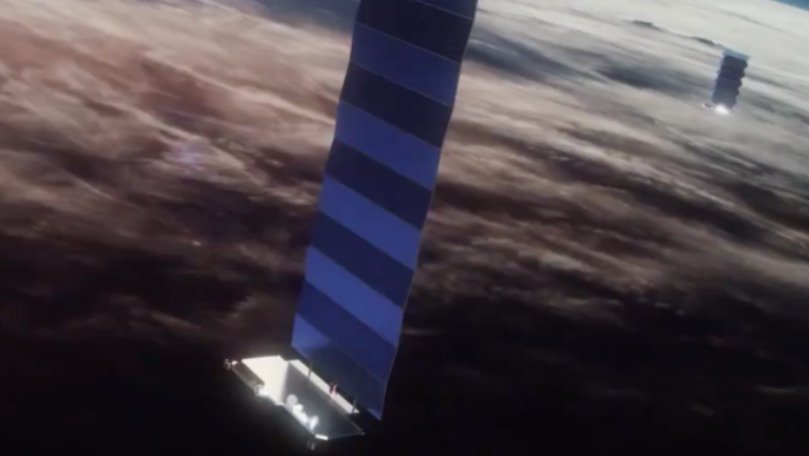 Cei 42.000 de sateliți Starlink ai lui Elon Musk ar putea salva omenirea
