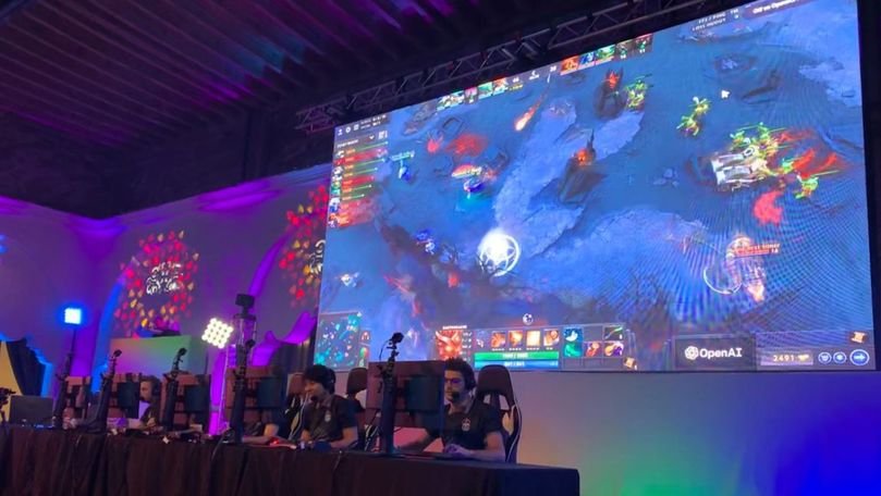 Cei mai buni jucători de DOTA 2 au fost învinși de inteligența artificială