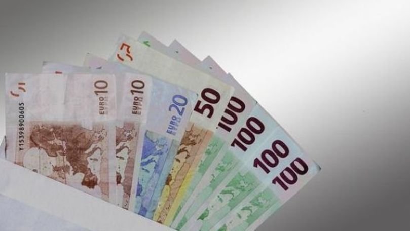 Companiile caută cu disperare angajați: Oferă salarii de 4.000 de euro