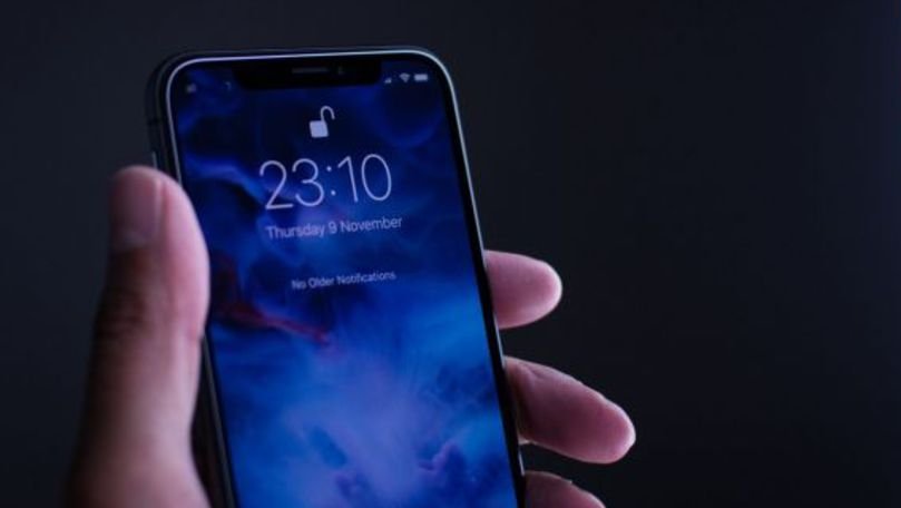 Cum a rezolvat Apple eroarea care nu permite încărcarea unor iPhone Xs cu ecranul închis