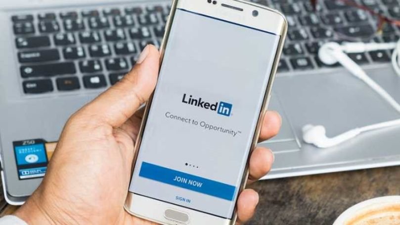 Directorul general al LinkedIn demisionează după 11 ani în funcție