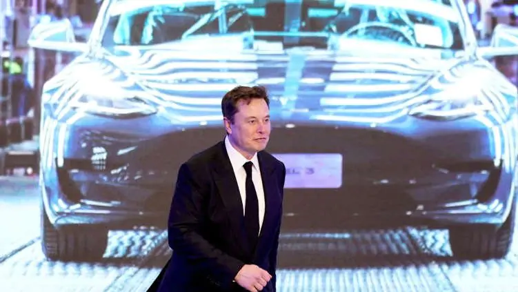 Elon Musk a vândut acţiuni în valoare de aproape patru miliarde de dolari