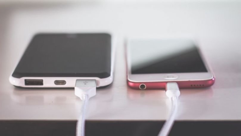 Eurodeputații au votat în favoarea unui încărcător universal pentru telefoanele mobile