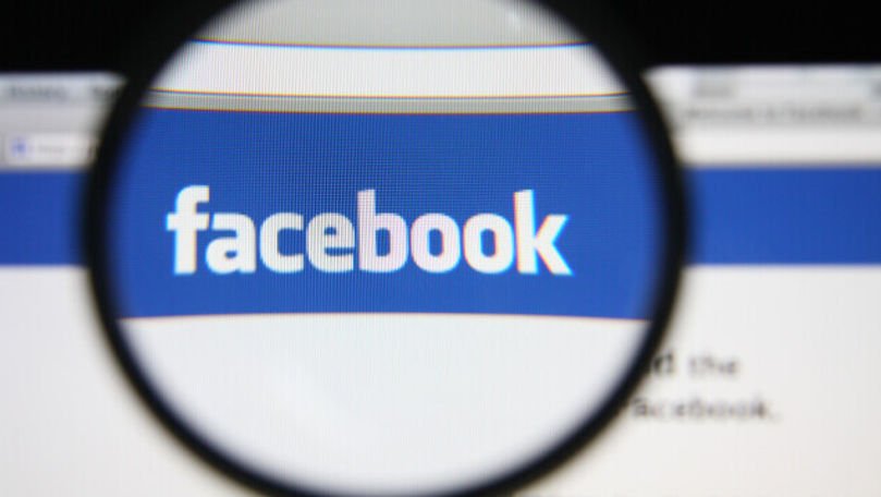 Facebook va încuraja oamenii să citească înainte să distribuie articole