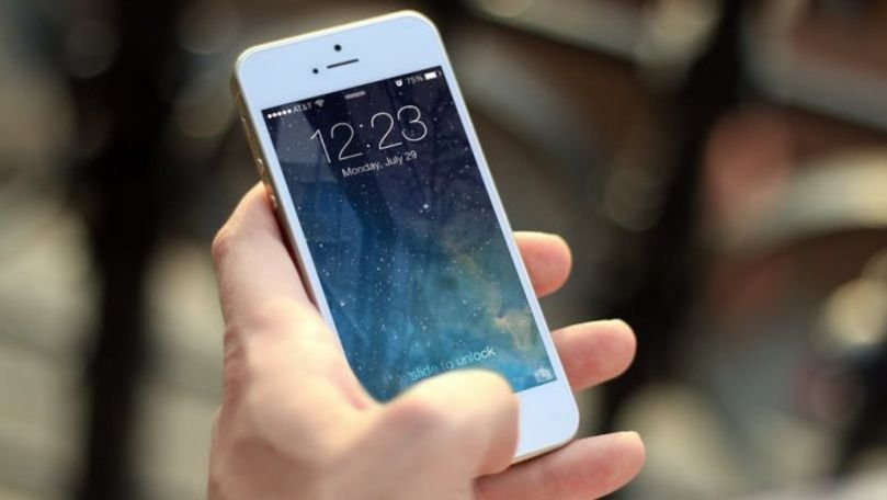 Greșeli frecvente pe care le faci și care distrug bateria telefonului