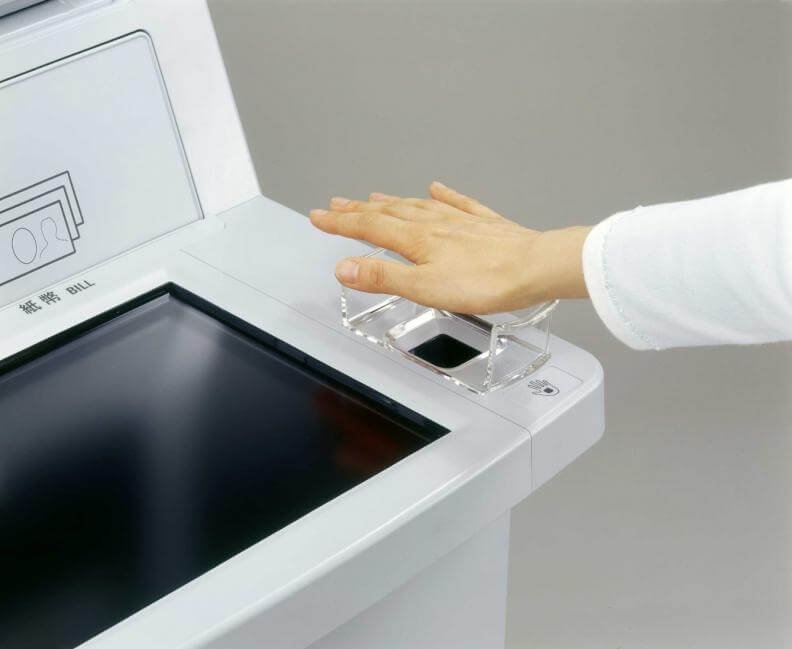 În Japonia au apărut primele bancomate biometrice