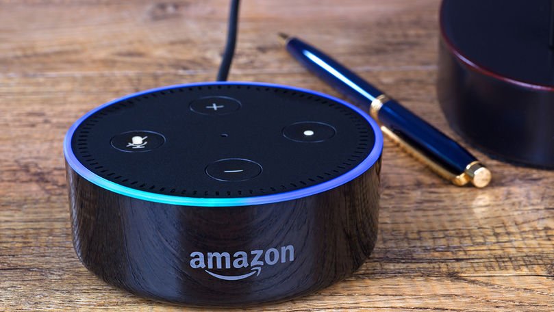 Momentul în care o fetiță reacționează la numele asistentei Amazon