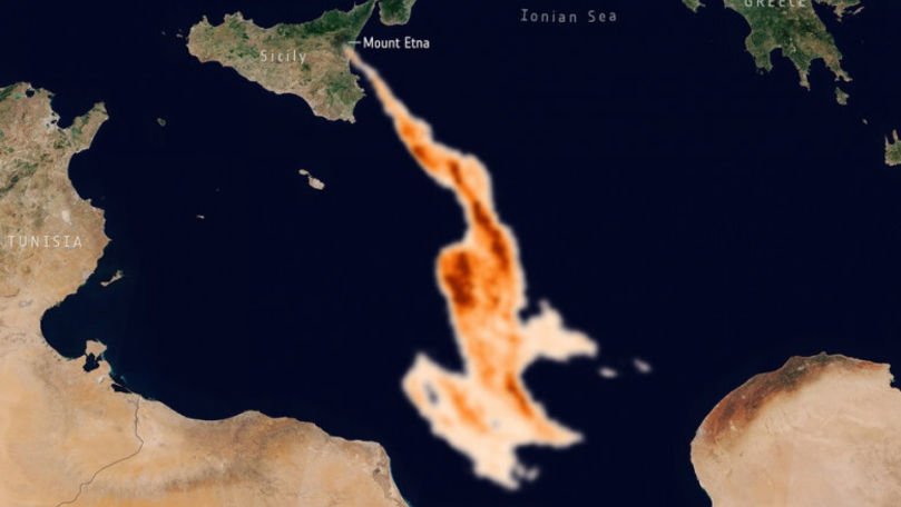 Nava blocată sau vulcanul activ? Imagini din satelit cu o poluare masivă
