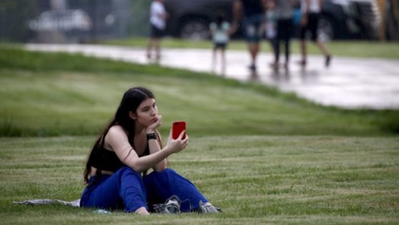 O aplicaţie mobilă analizează sănătatea mentală: Care e procedura