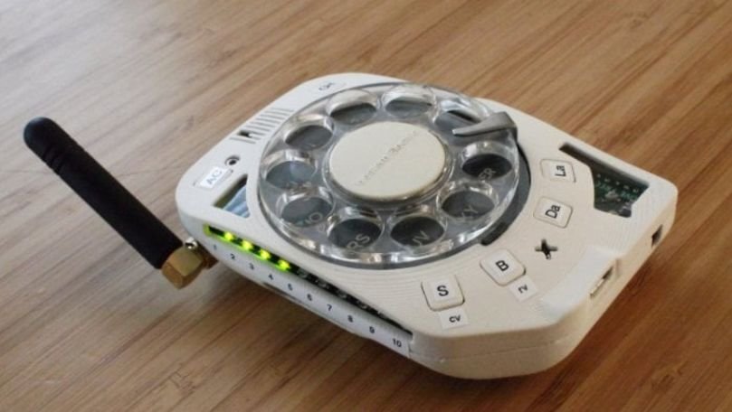 O ingineră spaţială din SUA a inventat un telefon mobil cu disc