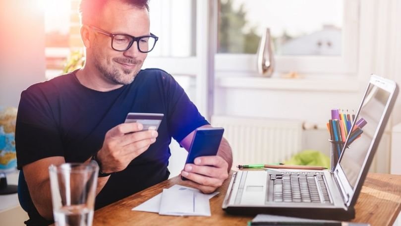 Primele bănci digitale au apărut în România. Avantaje și dezavantaje