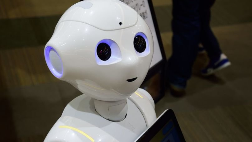 Primul robot care învață despre norme sociale și proprietate