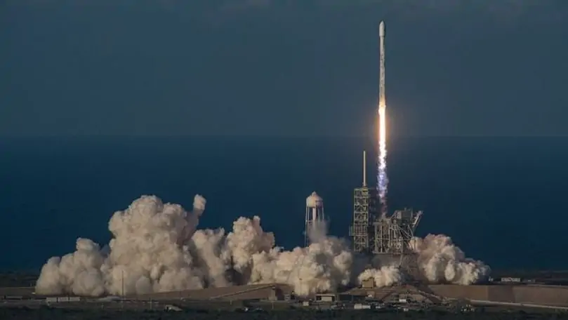 SpaceX a distrus cu succes o rachetă pentru a testa sistemul de salvare