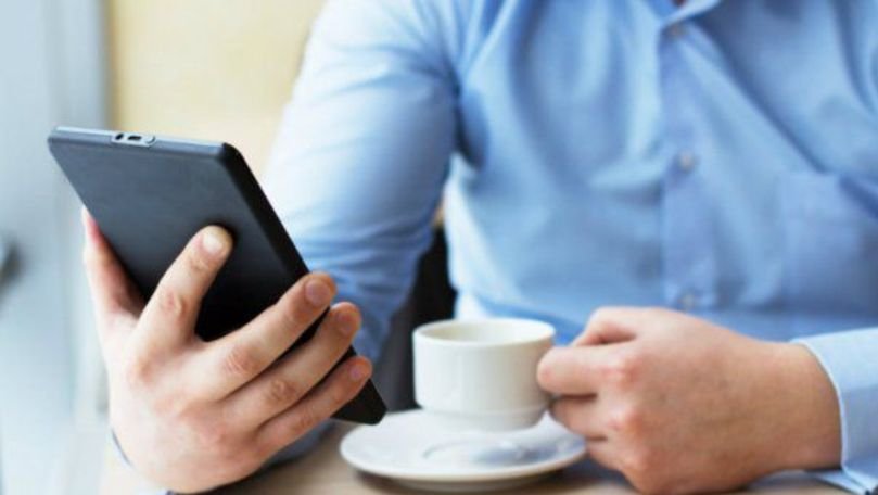 Telefoanele mobile au stimulat creşterea numărului de conturi bancare