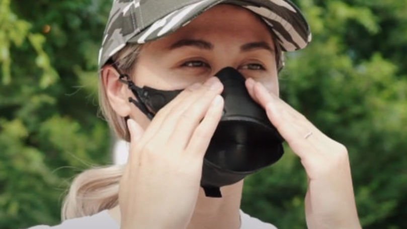 Un american a inventat masca pe care cu siguranţă nu o mai uiţi acasă