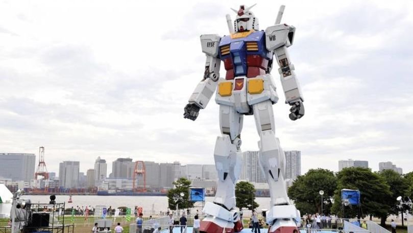 Un robot uriaș a fost prezentat, în premieră, publicului din Japonia