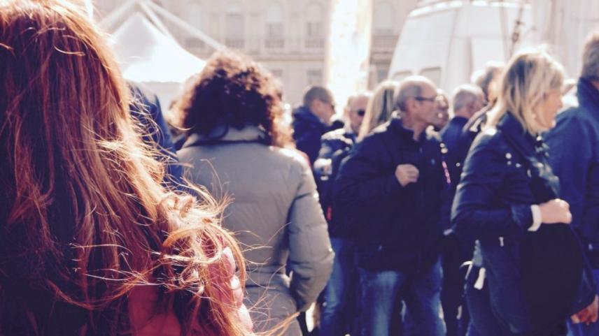 12 obiceiuri ale oamenilor nefericiţi. Cum scapi de ele