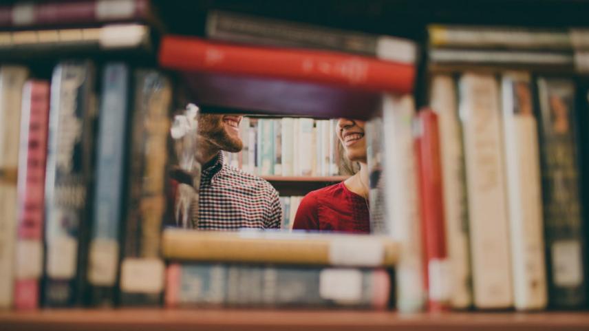 7 întrebări care te vor ajuta să începi o discuție