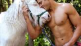 Pompieri Australieni au lansat un nou calendar în sprijinul animalelor și faunei sălbatice foto-03