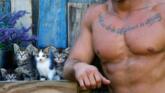 Pompieri Australieni au lansat un nou calendar în sprijinul animalelor și faunei sălbatice foto-09